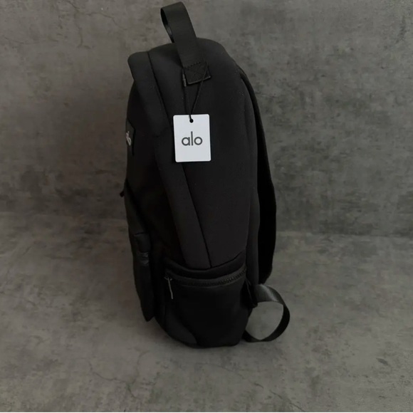 NWT Alo Yoga Neoprene Backpack - Picture 7 of 7